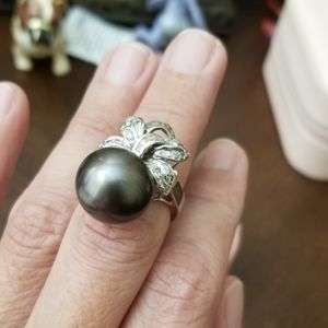 14KT Tahitian Black Pearl & Diamond Ring